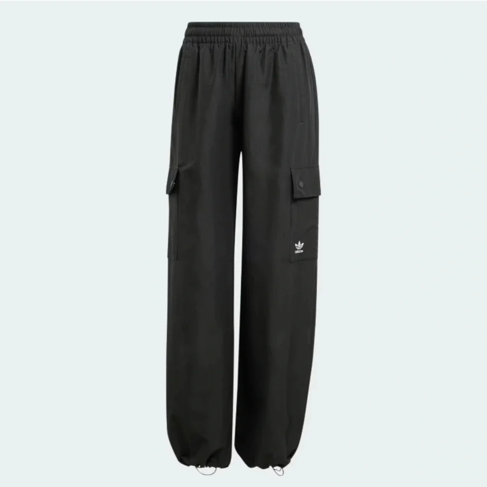 NWT Adidas Originals Women's Essentials Woven Cargo Pants Size XL - Black $75 - Picture 4 of 9